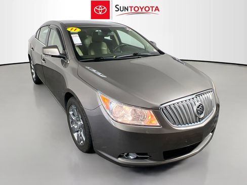 Used 2011 Buick LaCrosse CXL image 1