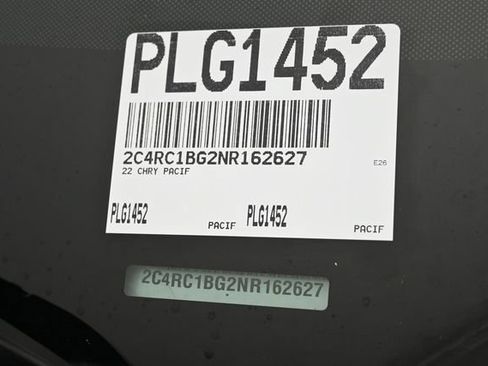 Used 2022 Chrysler Pacifica Touring-L FWD image 43