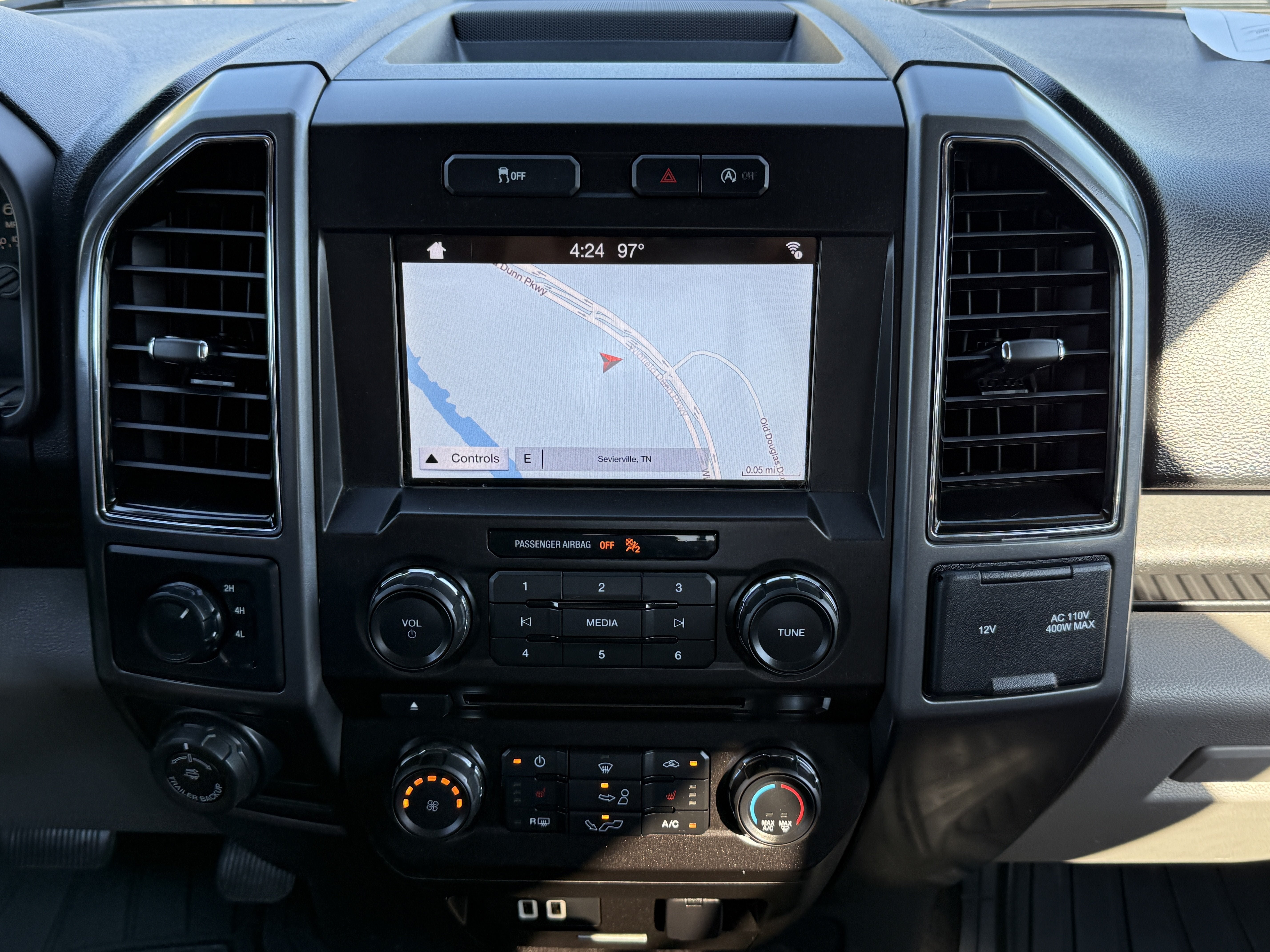 Used 2018 Ford F150 XLT w/ Equipment Group 302A Luxury AWD/4WD image 28