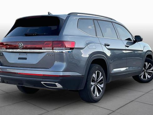 Used 2025 Volkswagen Atlas SE AWD/4WD image 12