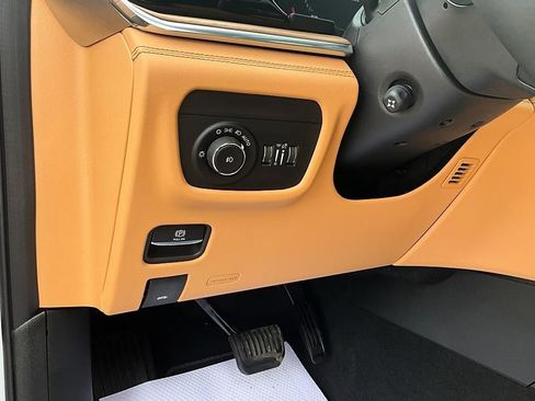 New 2026 Jeep Grand Cherokee Summit AWD/4WD image 17