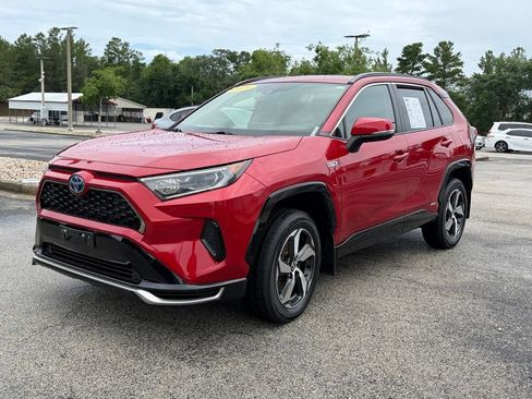 Used 2021 Toyota RAV4 SE w/ Weather & Moonroof Package AWD/4WD image 3