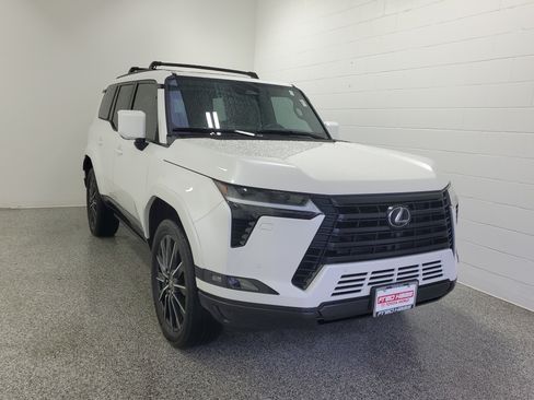 Used 2024 Lexus GX 550 w/ Accessory Package (Z1) AWD/4WD image 3