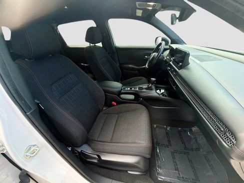 Used 2025 Honda HR-V Sport image 27