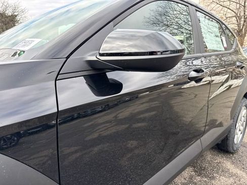 New 2026 Hyundai Kona SE image 4