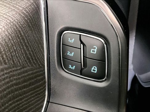 Used 2024 Ford F250 Platinum AWD/4WD image 32