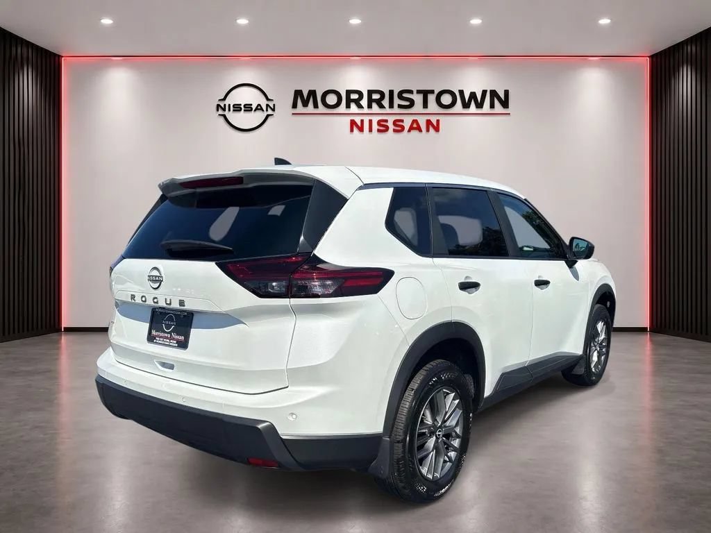 Used 2025 Nissan Rogue S FWD image 3