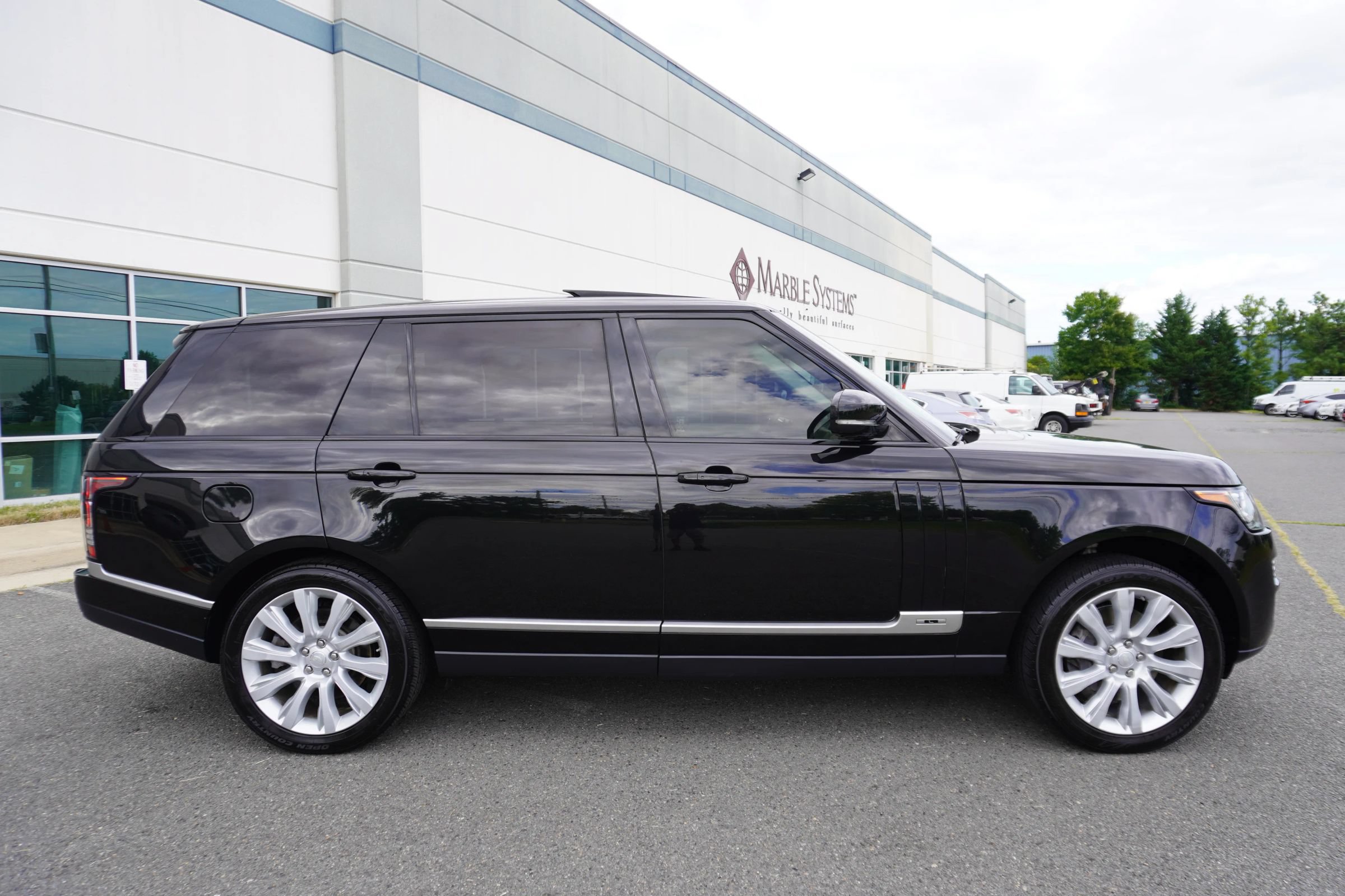 Used 2015 Land Rover Range Rover Long Wheelbase Supercharged AWD/4WD image 8