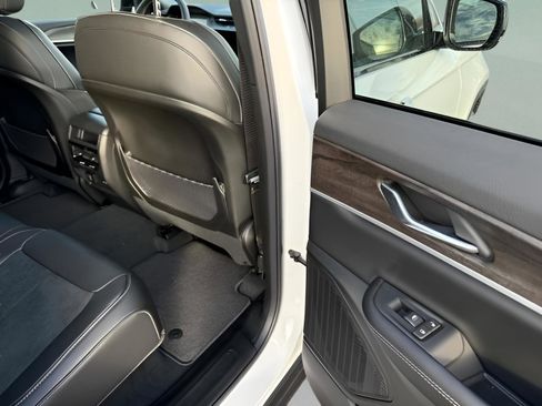 New 2026 Jeep Grand Cherokee Altitude image 10