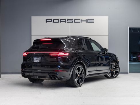 Certified 2023 Porsche Cayenne Turbo image 7