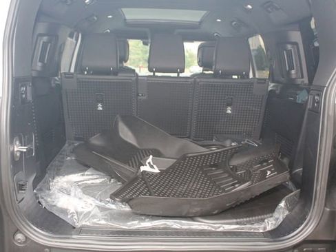 Used 2024 Land Rover Defender 130 Outbound image 12