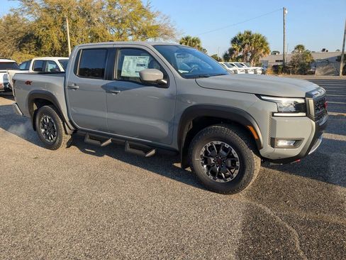 New 2026 Nissan Frontier PRO-4X w/ Tow Package AWD/4WD image 2