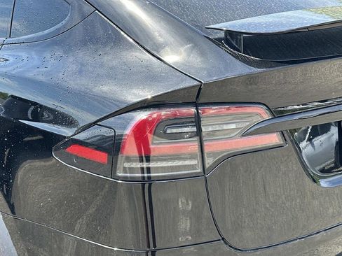 Used 2023 Tesla Model X AWD/4WD image 9