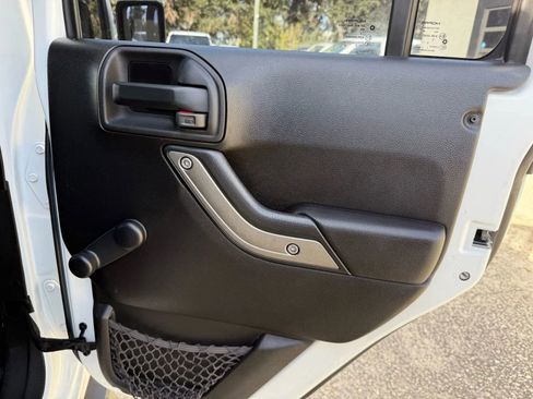 Used 2016 Jeep Wrangler Unlimited Sport w/ Connectivity Group image 17