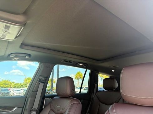 Used 2023 Cadillac XT6 Premium Luxury w/ Technology Package FWD image 18
