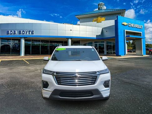 Used 2023 Chevrolet Traverse Premier FWD image 10
