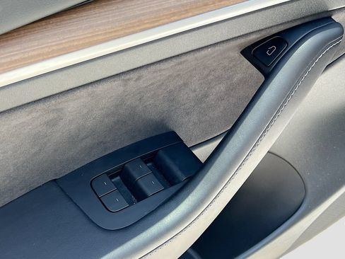 Used 2023 Tesla Model 3 Standard Range RWD image 18