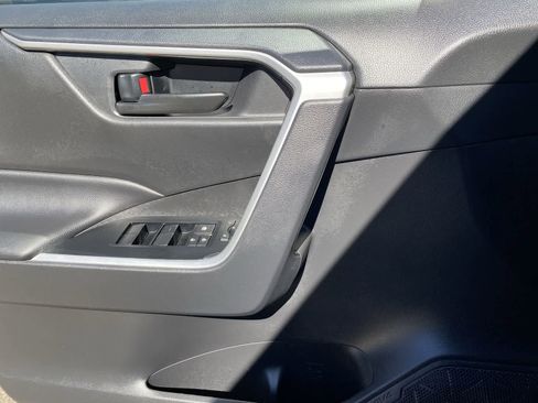 Used 2025 Toyota RAV4 LE image 18