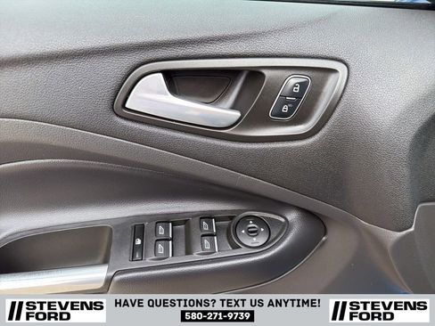 Used 2017 Ford Escape SE w/ Equipment Group 201A FWD image 22