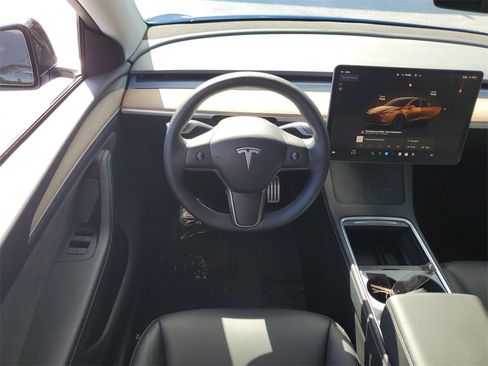 Used 2024 Tesla Model Y Performance image 13