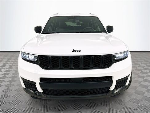 New 2025 Jeep Grand Cherokee L Altitude image 2