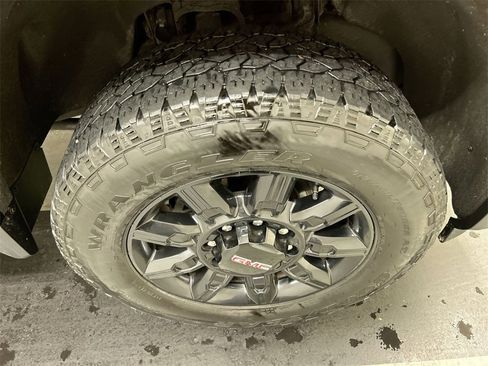 Used 2024 GMC Sierra 2500 AT4 w/ Snow Plow Prep/Camper Package image 8