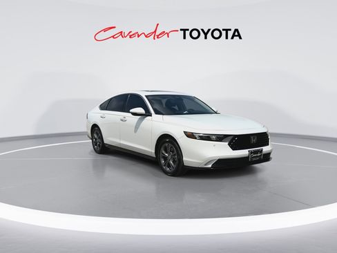 Used 2024 Honda Accord EX-L image 2