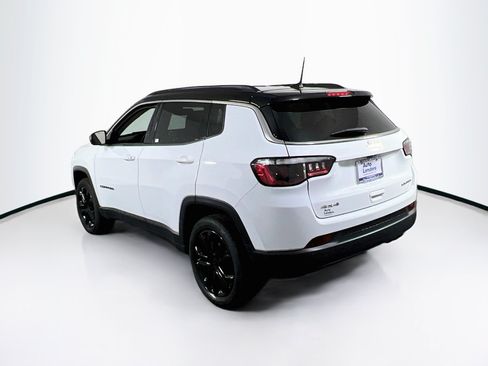 Used 2022 Jeep Compass Limited AWD/4WD image 7
