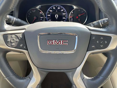 Used 2021 GMC Acadia Denali w/ Denali Technology Package FWD image 21