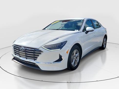 Used 2023 Hyundai Sonata SE FWD image 3