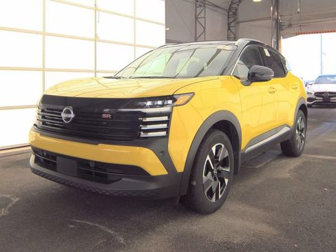 Certified 2025 Nissan Kicks SR FWD image 2