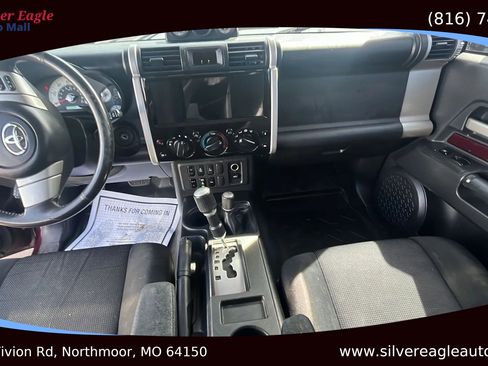 Used 2007 Toyota FJ Cruiser 4WD image 10