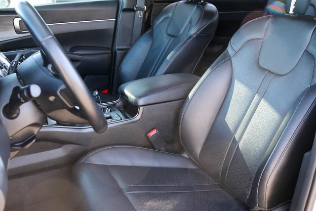Used 2022 Kia Sorento EX w/ Panoramic Sunroof Package FWD image 12