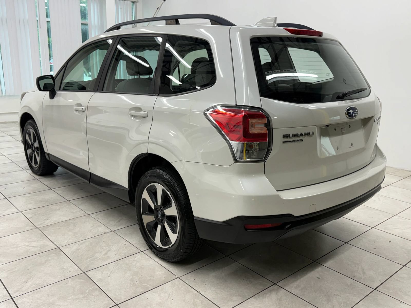 Used 2017 Subaru Forester 2.5i w/ Alloy Wheel Package AWD/4WD image 7