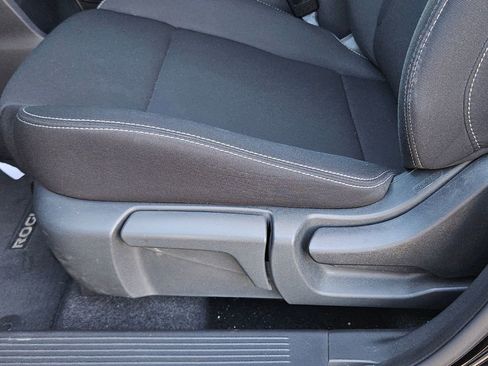 Used 2023 Nissan Rogue S image 18