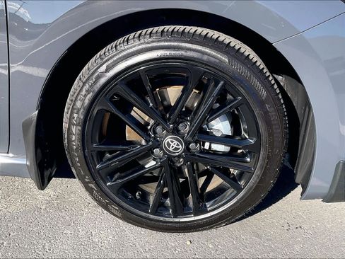 Used 2025 Toyota Camry SE image 12