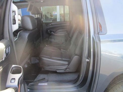 Used 2020 Chevrolet Suburban Premier image 22