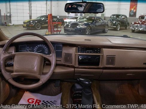 Used 1996 Buick Roadmaster Estate image 16