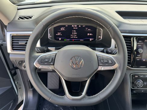 Certified 2022 Volkswagen Atlas SE w/ Panoramic Sunroof Package image 19