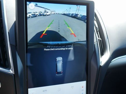 Used 2022 Ford Edge ST image 3