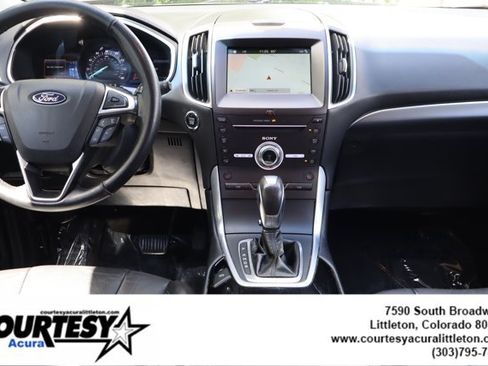 Used 2018 Ford Edge Titanium w/ Technology Package AWD/4WD image 9