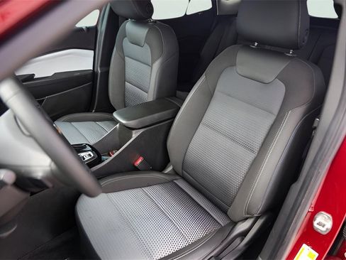 Used 2024 Chevrolet Trax LT w/ Driver Confidence Package image 10