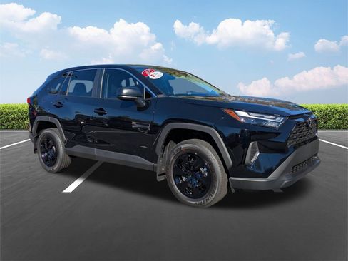 Used 2025 Toyota RAV4 LE image 2