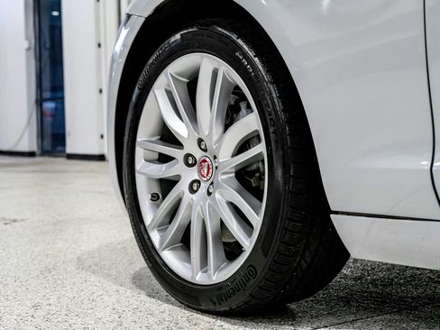 Used 2018 Jaguar XF Portfolio RWD image 69