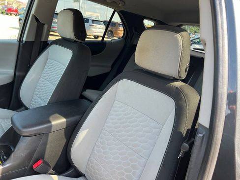 Used 2018 Chevrolet Equinox LT FWD image 25