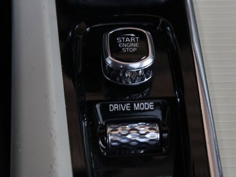 Used 2020 Volvo S60 T6 Momentum AWD/4WD image 27