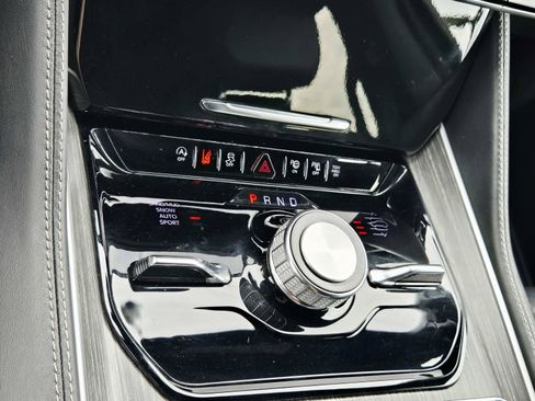 Used 2024 Jeep Wagoneer Series III w/ Premium Group I AWD/4WD image 36