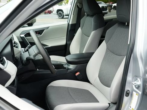 Used 2025 Toyota RAV4 XLE FWD image 21