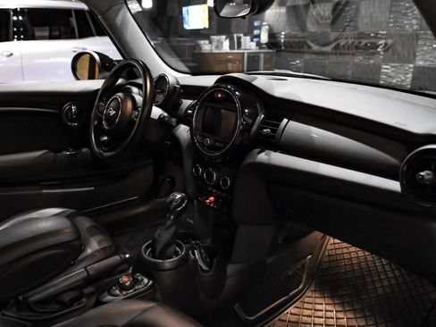 Used 2017 MINI Cooper 2-Door Hardtop FWD image 10