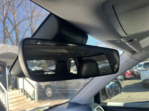 Used 2019 Toyota Highlander XLE image 14